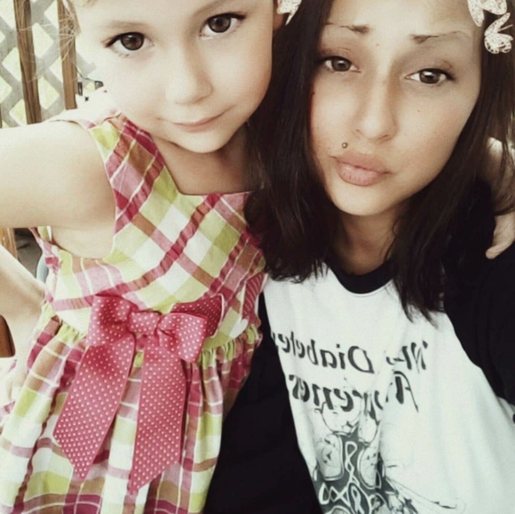 Meet your Posher, Danielle - Picture 10 of 12